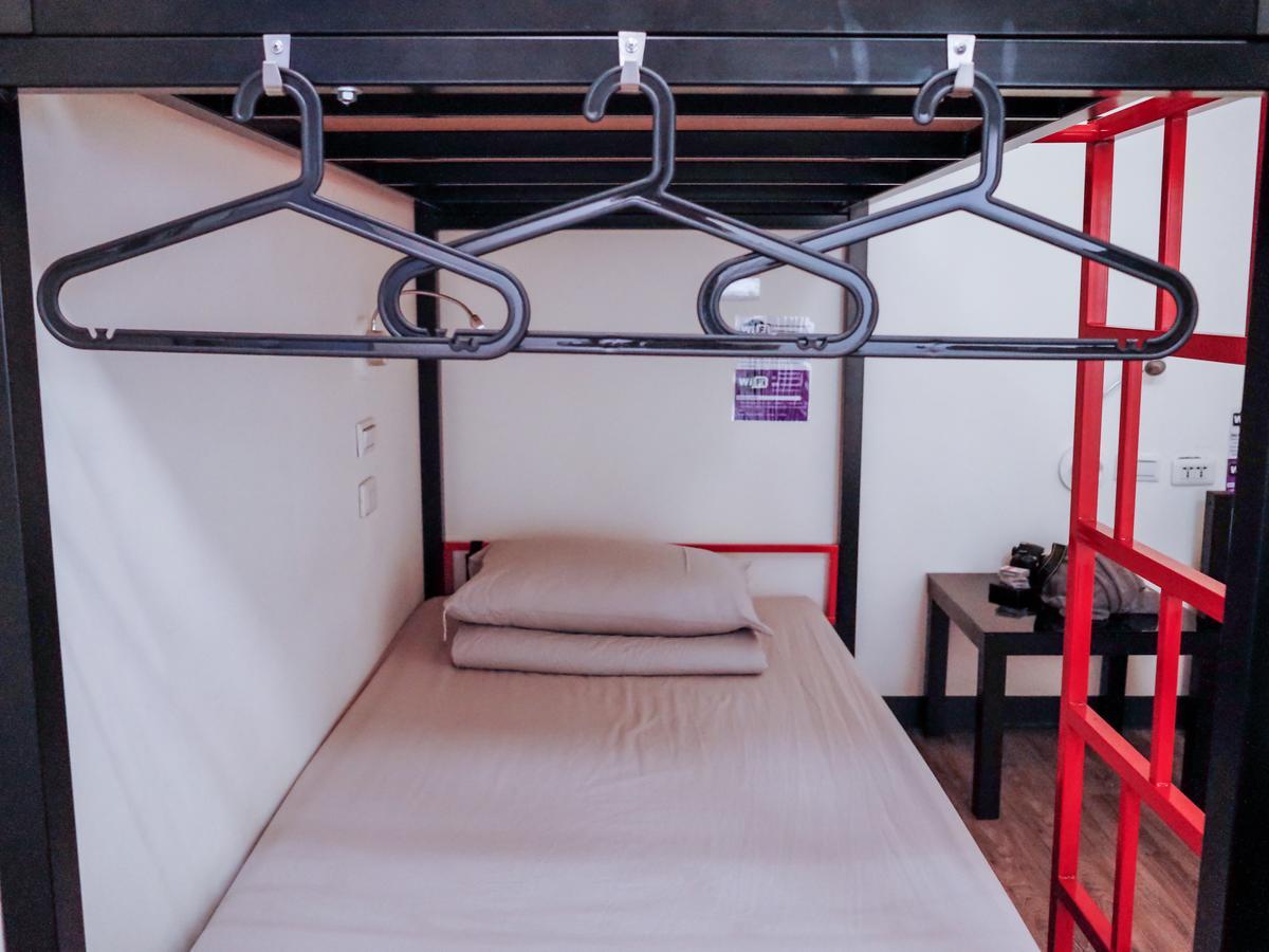 Dreamwell Hostel Каосюн Екстериор снимка